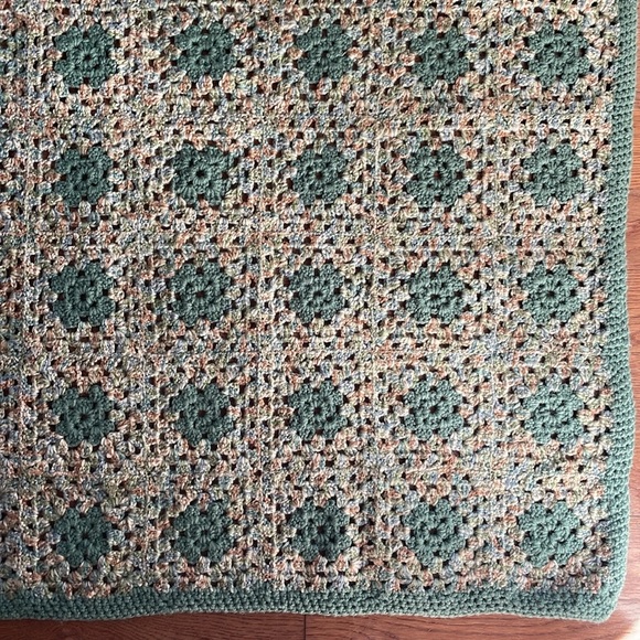 Granny Square Throw Baby Afghan - Picture 3 of 8
